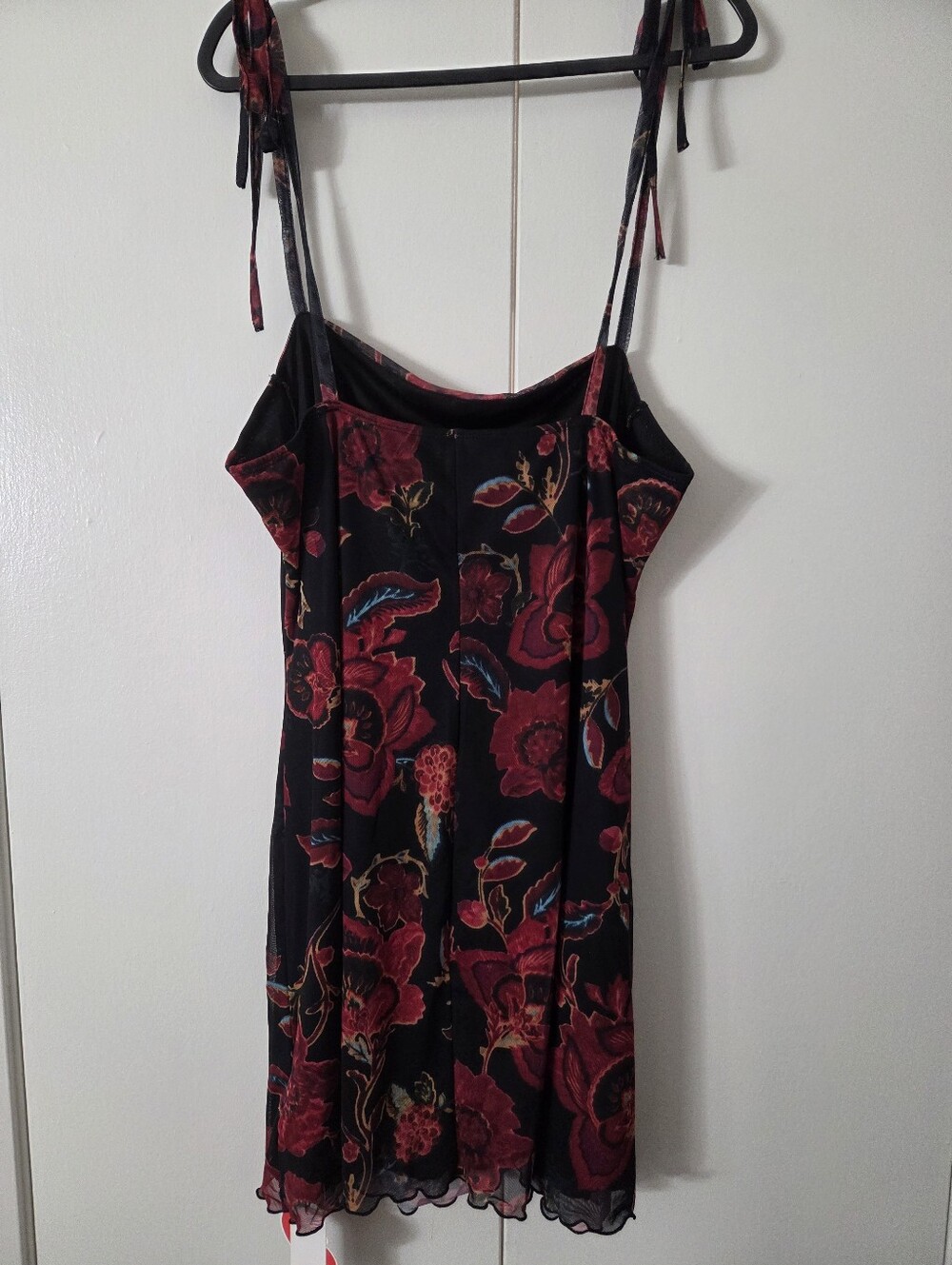 CIDER Black Floral Body Con Strap Dress - Picture 4 of 5